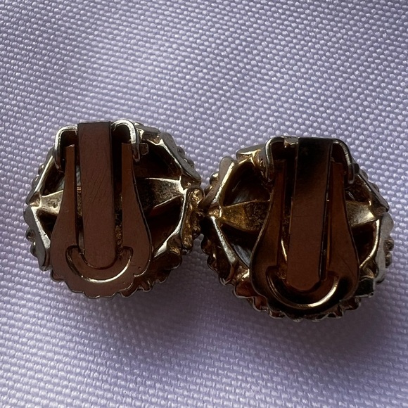 Vintage Miriam Haskell Chanel unSigned Clip On Earrings - Picture 7 of 9
